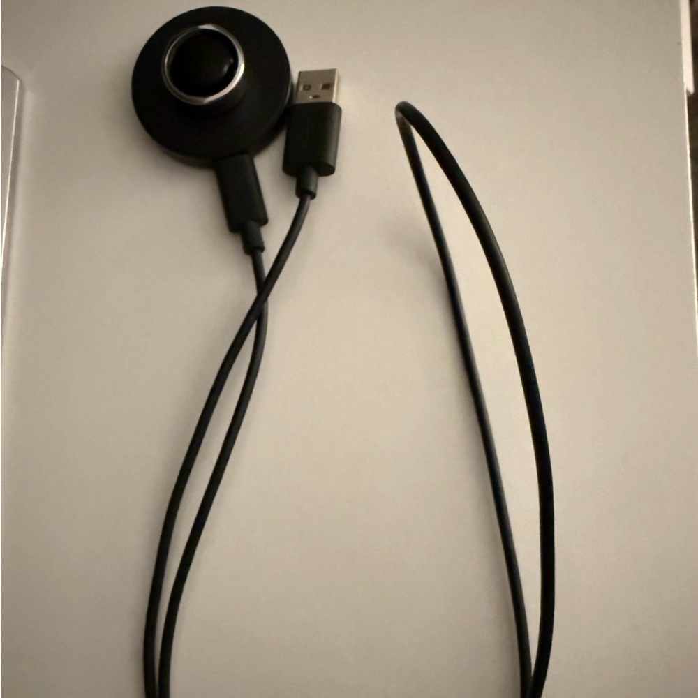 Oura Black Charging Ring